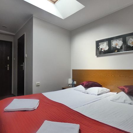 Aparthotel Astral à Raszyn Extérieur photo