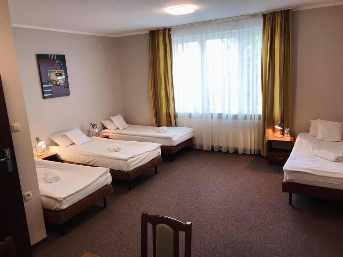 Aparthotel Astral à Raszyn Extérieur photo