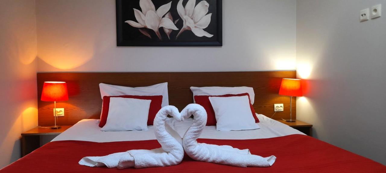 Aparthotel Astral à Raszyn Extérieur photo