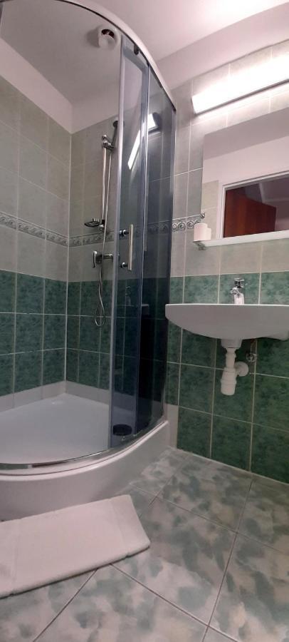 Aparthotel Astral à Raszyn Extérieur photo