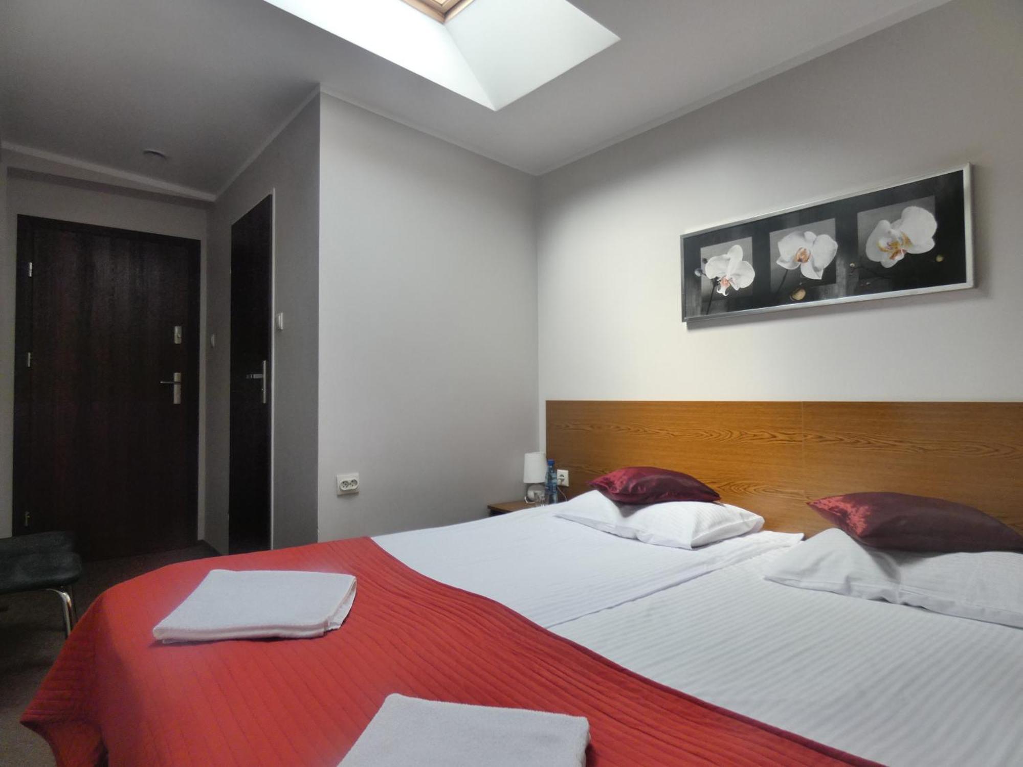 Aparthotel Astral à Raszyn Extérieur photo