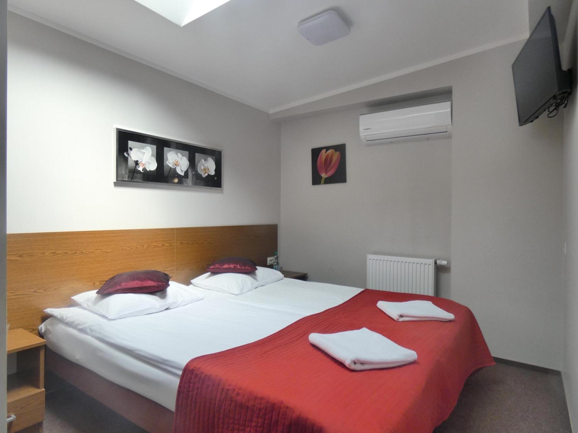 Aparthotel Astral à Raszyn Extérieur photo