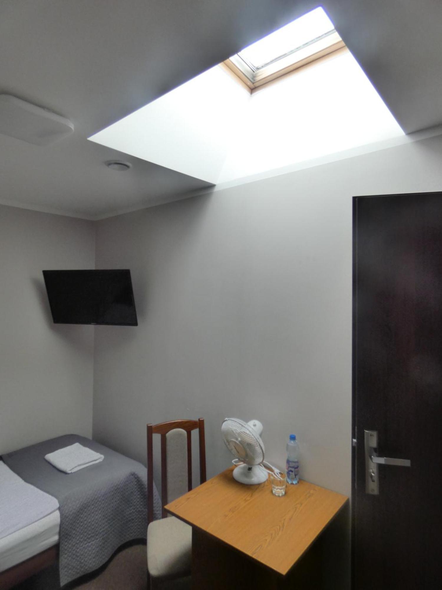 Aparthotel Astral à Raszyn Extérieur photo