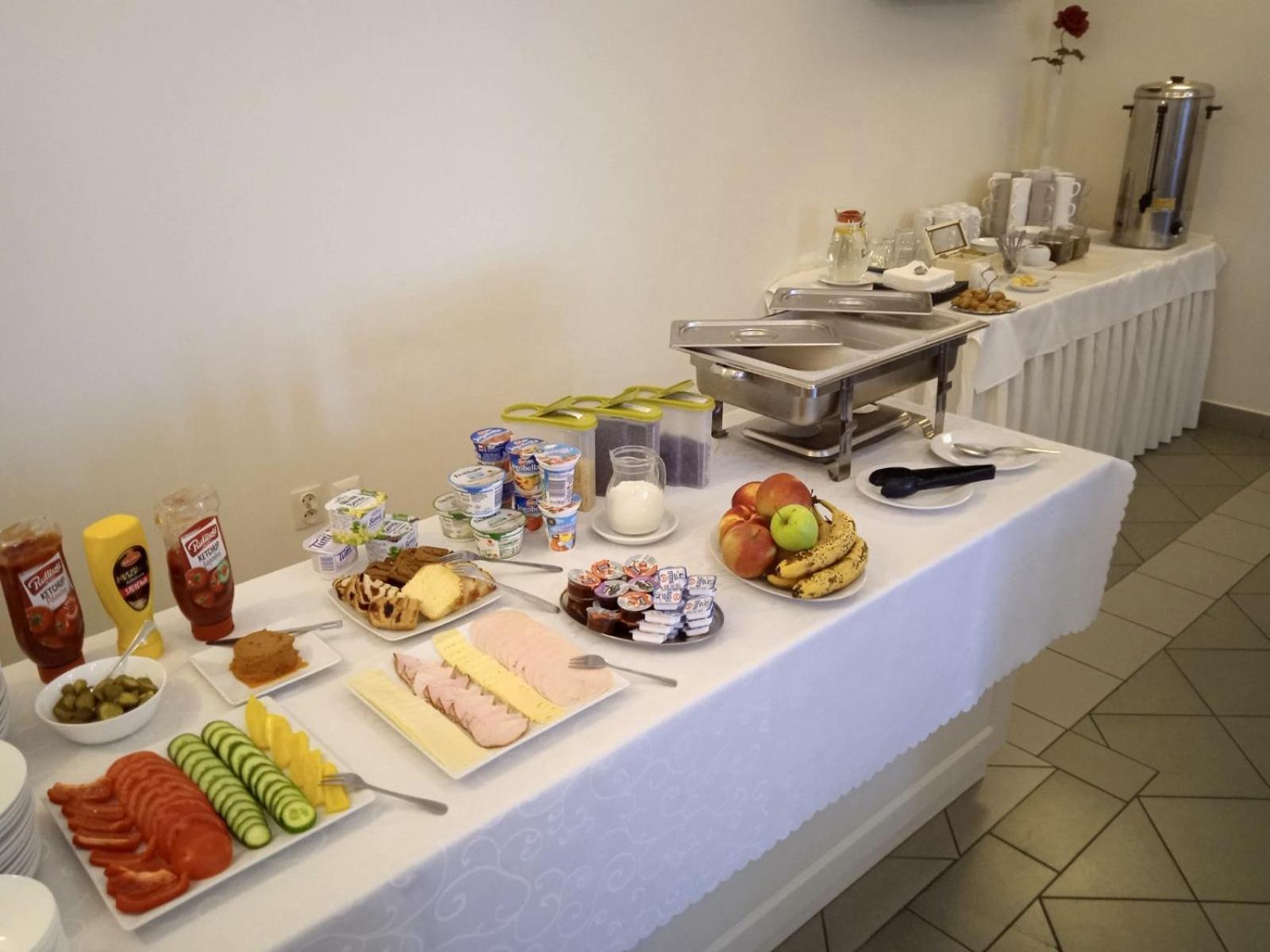 Aparthotel Astral à Raszyn Extérieur photo